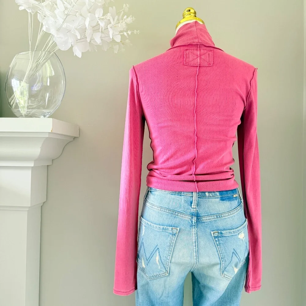 Free People Slim Ribbed Turtleneck in Berry, Sz M - Picture 5 of 8